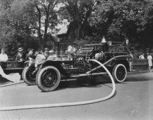 1922 - 750 Gallon Triple Combination Pumper on Broad Street Bridge