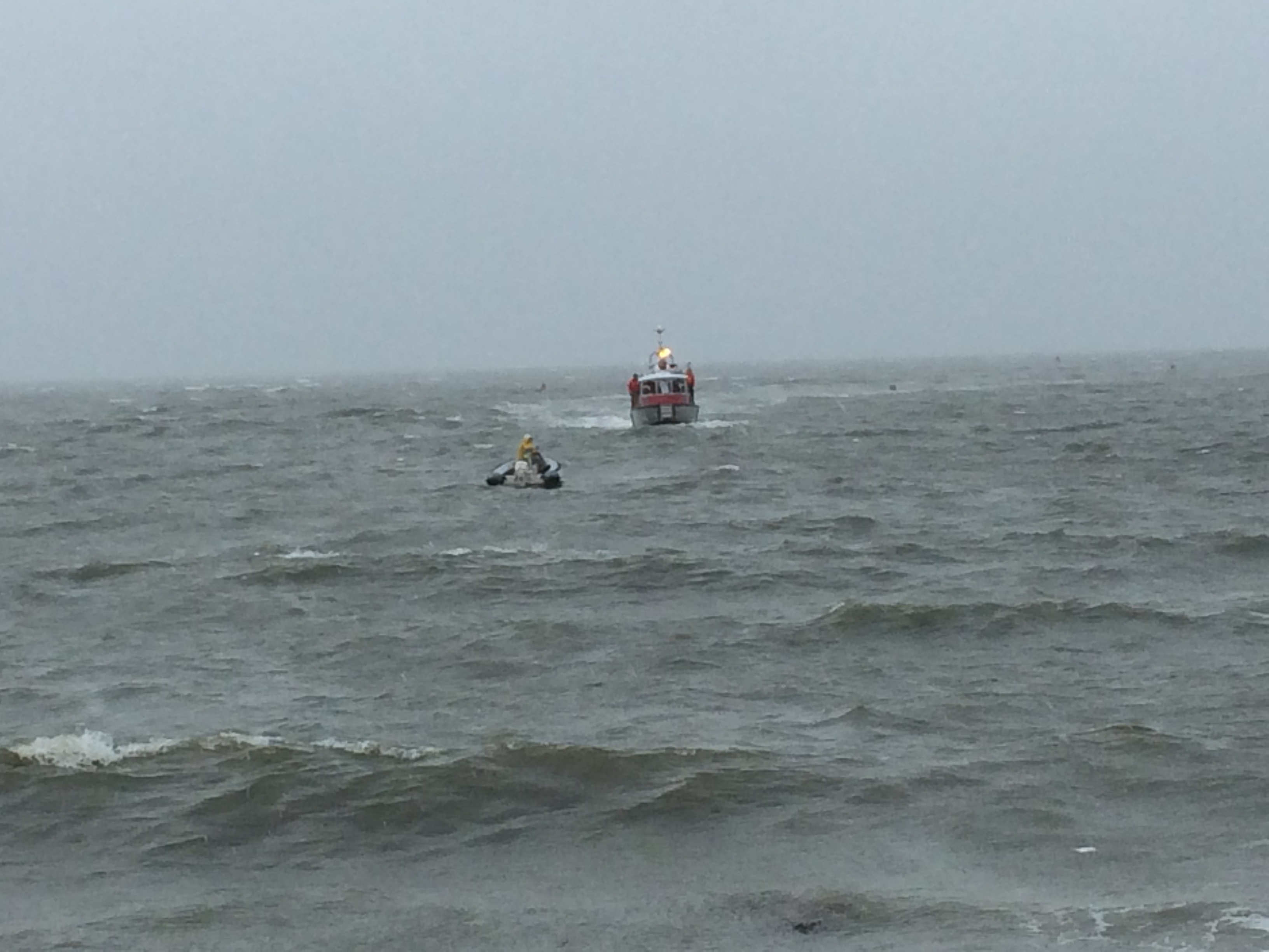 Fire Boat 236 Arriving On The Scene Of a Boater In Distress
